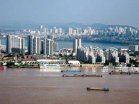 交通部加强长江港口岸线管理，鼓励码头资源整合